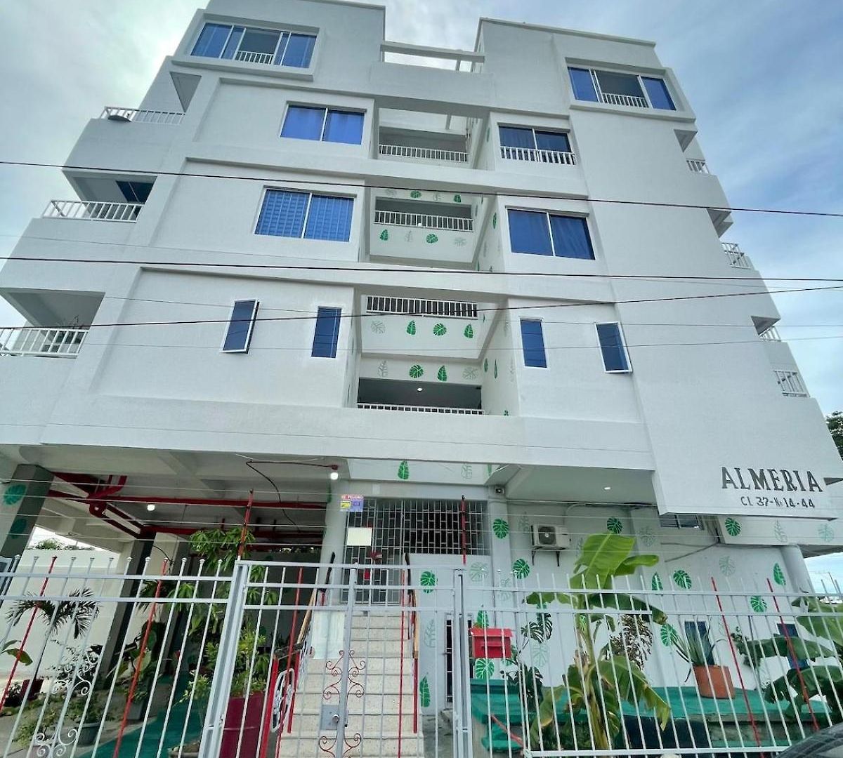 Fancy With Balcony Near Old Town *