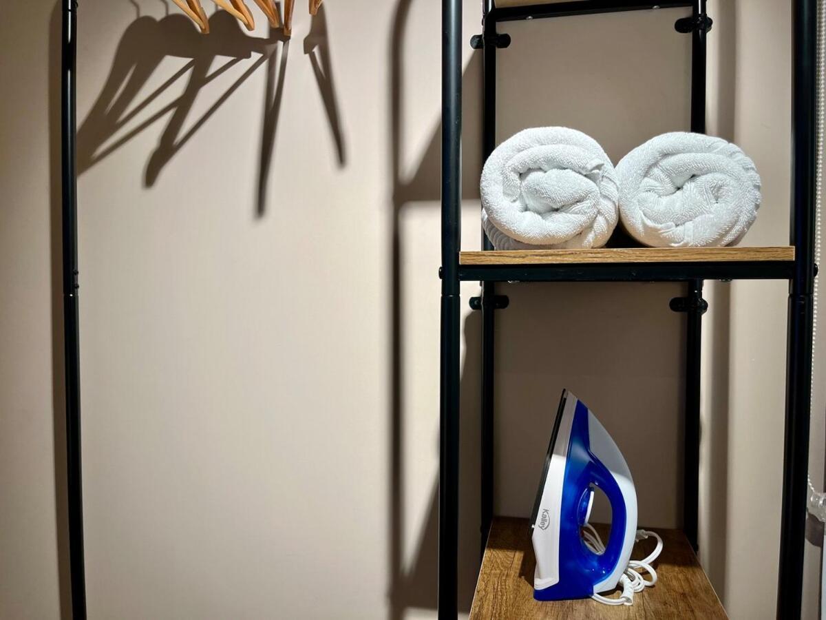 Fancy With Balcony Near Old Town Apartamento